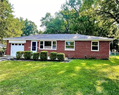 22 Lawson Dr, Amelia, OH 45102