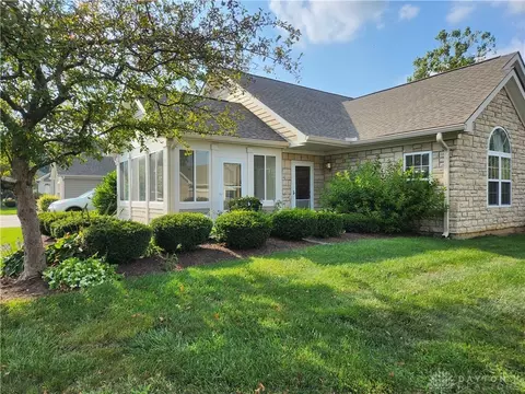 180 Edinburgh Village Dr, Dayton, OH 45458