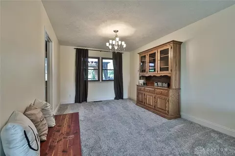 5621 S Tecumseh Rd, Springfield, OH 45502 photo 9