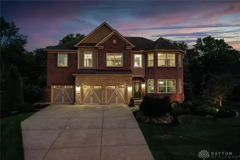 5586 Trails Run Ct, Hamilton, OH 45011