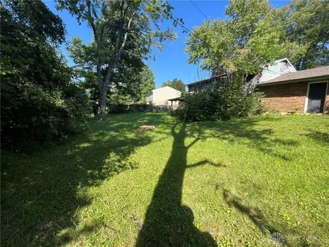 708 Miles Ln, Cincinnati, OH 45245 photo 4