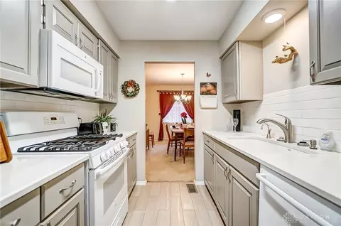5697 Brookbank Dr, Kettering, OH 45440 photo 14