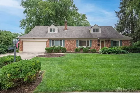 224 Linden Dr, Centerville, OH 45459