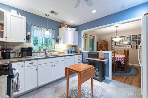 224 Linden Dr, Centerville, OH 45459 photo 9
