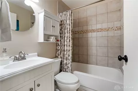 3233 Close Ct, Cincinnati, OH 45208 photo 12
