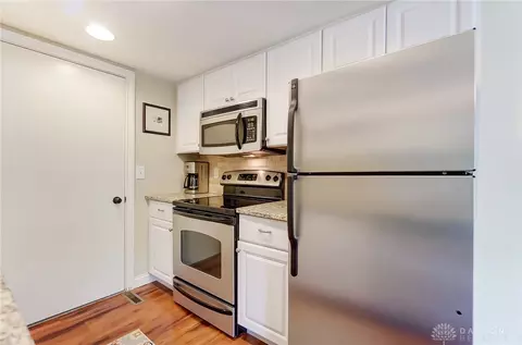 3233 Close Ct, Cincinnati, OH 45208 photo 8