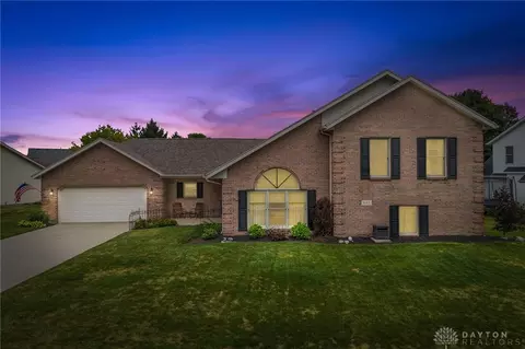 695 Willow Creek Way, Troy, OH 45373