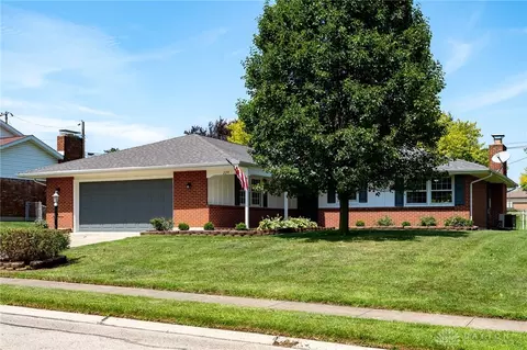 229 Zimmer Dr, Fairborn, OH 45324