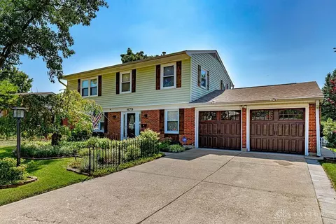 679 Converse Dr, Forest Park, OH 45240