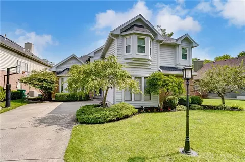 6908 Chardonnay Dr, Dayton, OH 45459