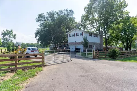 8004 Manning Rd, Germantown, OH 45327