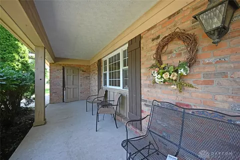 9572 Millbrook Dr, Cincinnati, OH 45231 photo 3