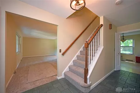 9572 Millbrook Dr, Cincinnati, OH 45231 photo 5