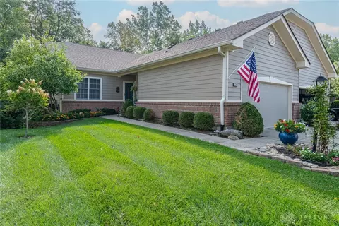 3362 Darbyshire Dr, Beavercreek, OH 45440