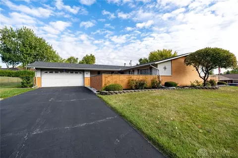 443 Blue Jay Dr, Vandalia, OH 45377