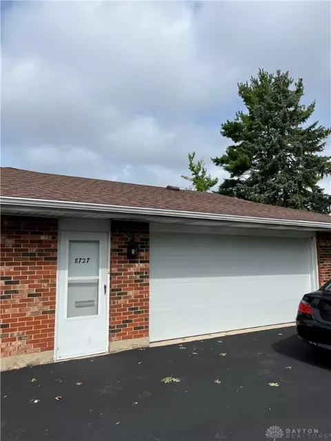 8727 Washington Colony Dr, Centerville, OH 45458