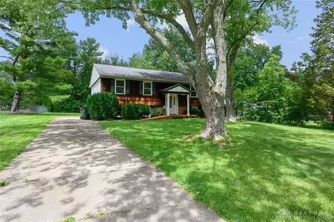 1527 Red Oak Dr, Loveland, OH 45140
