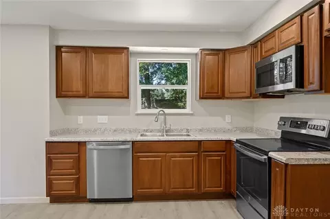 806 Picket Way, Cincinnati, OH 45245 photo 8
