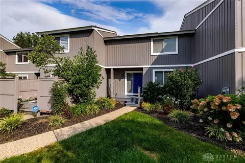 83 Twin Lakes Dr, Fairfield, OH 45014