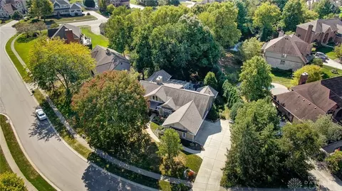 2278 Baldwin Dr, Centerville, OH 45459 photo 2
