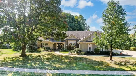 2278 Baldwin Dr, Centerville, OH 45459