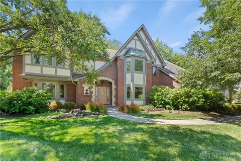 8275 Riviera Ct, Springboro, OH 45066
