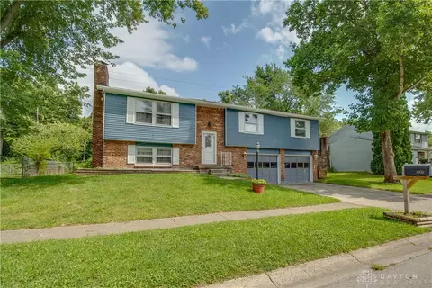 6800 Ranch Hill Dr, Dayton, OH 45415