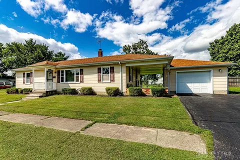 130 Fagley St, Bethel, OH 45106