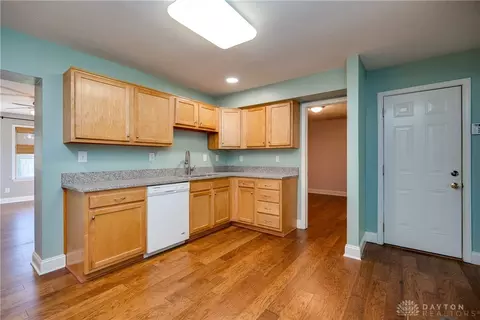 720 Hollendale Dr, Kettering, OH 45429 photo 10