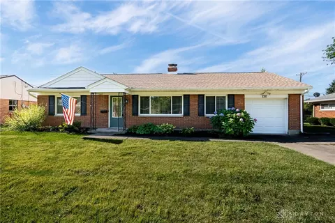 720 Hollendale Dr, Kettering, OH 45429