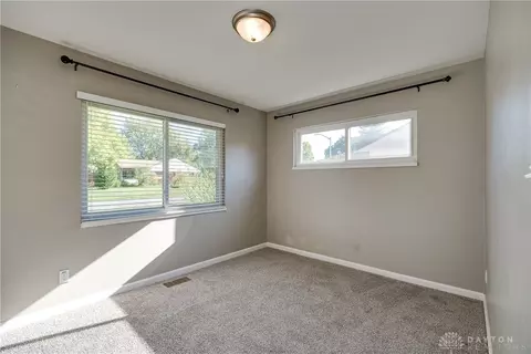 720 Hollendale Dr, Kettering, OH 45429 photo 25