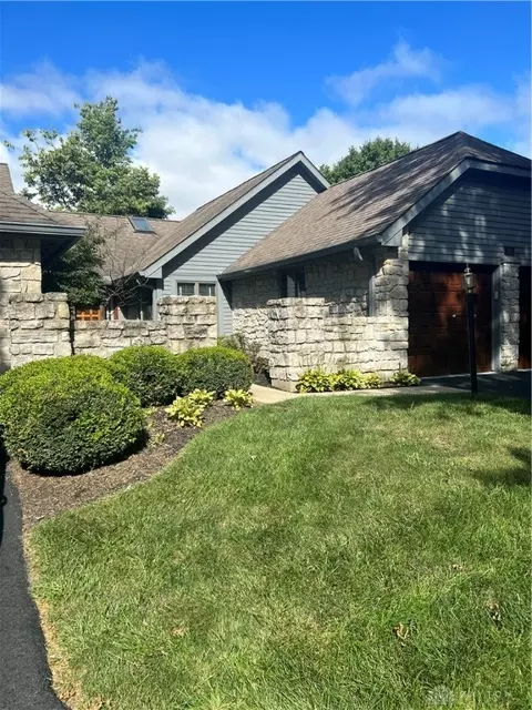 503 Cottingwood Ct, Kettering, OH 45429 photo 2