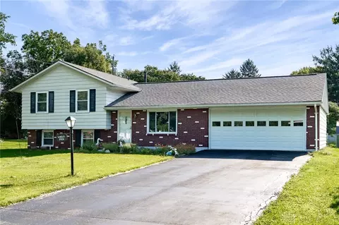 3926 Tomahawk Dr, Medway, OH 45341