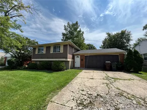 919 Halesworth Dr, Forest Park, OH 45240