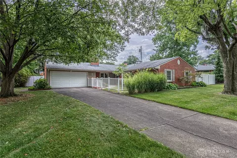 1916 Stayman Dr, Kettering, OH 45440