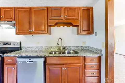 700 Santa Monica Ave, Springfield, OH 45503 photo 7