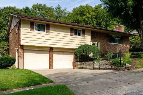 833 Lea Castle Pl, Miamisburg, OH 45342