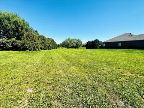 611 Flanders Ave, Brookville, OH 45309