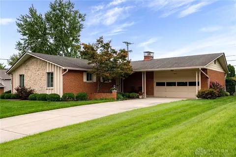 5811 Helenwood Dr, Riverside, OH 45431