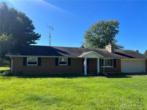 4023 Navajo Trl, Jamestown, OH 45335