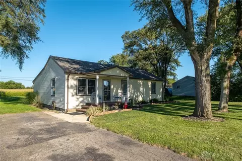 2927 W Enon Rd, Xenia, OH 45385
