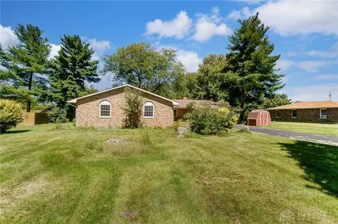 12373 Air Hill Rd, Brookville, OH 45309