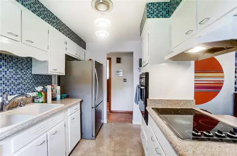 100 Ionic Cir, Enon, OH 45323 photo 12