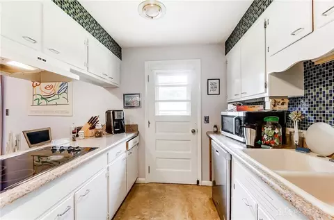 100 Ionic Cir, Enon, OH 45323 photo 11