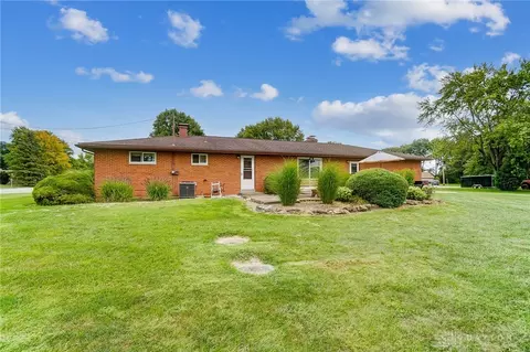 100 Ionic Cir, Enon, OH 45323 photo 32