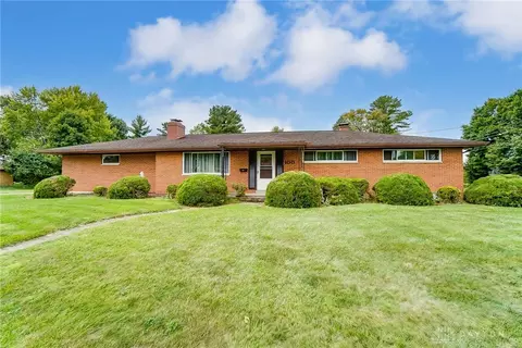 100 Ionic Cir, Enon, OH 45323 photo 5