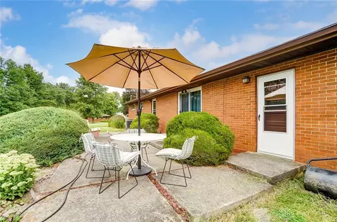 100 Ionic Cir, Enon, OH 45323 photo 34