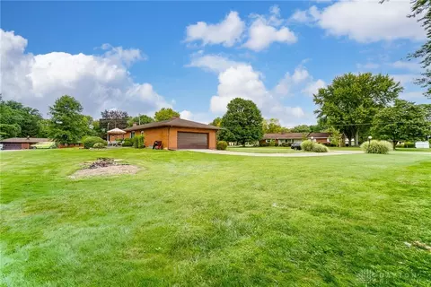 100 Ionic Cir, Enon, OH 45323 photo 37