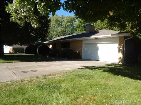1077 Aledo Dr, Beavercreek, OH 45430