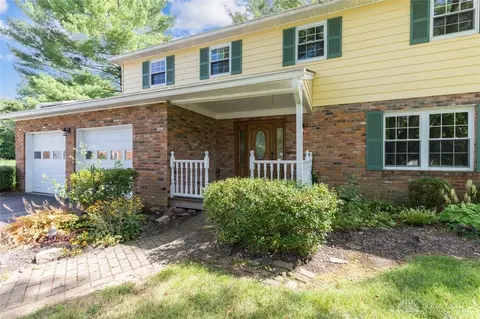 797 Twin Fox Dr, Milford, OH 45150